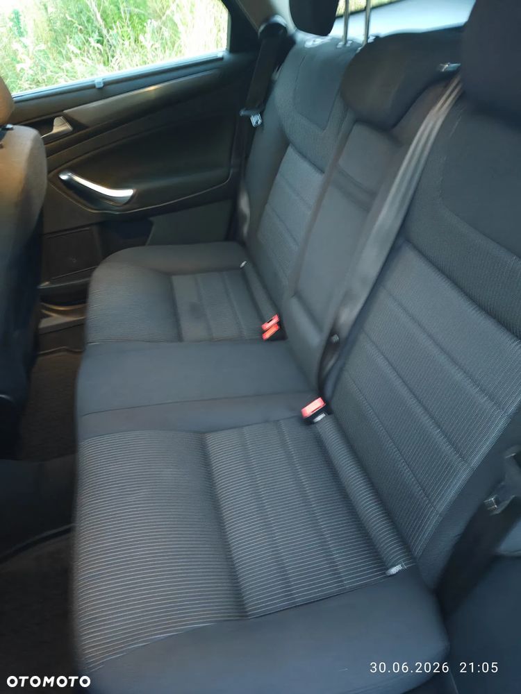 Ford Mondeo 2.0 TDCi Ambiente - 8