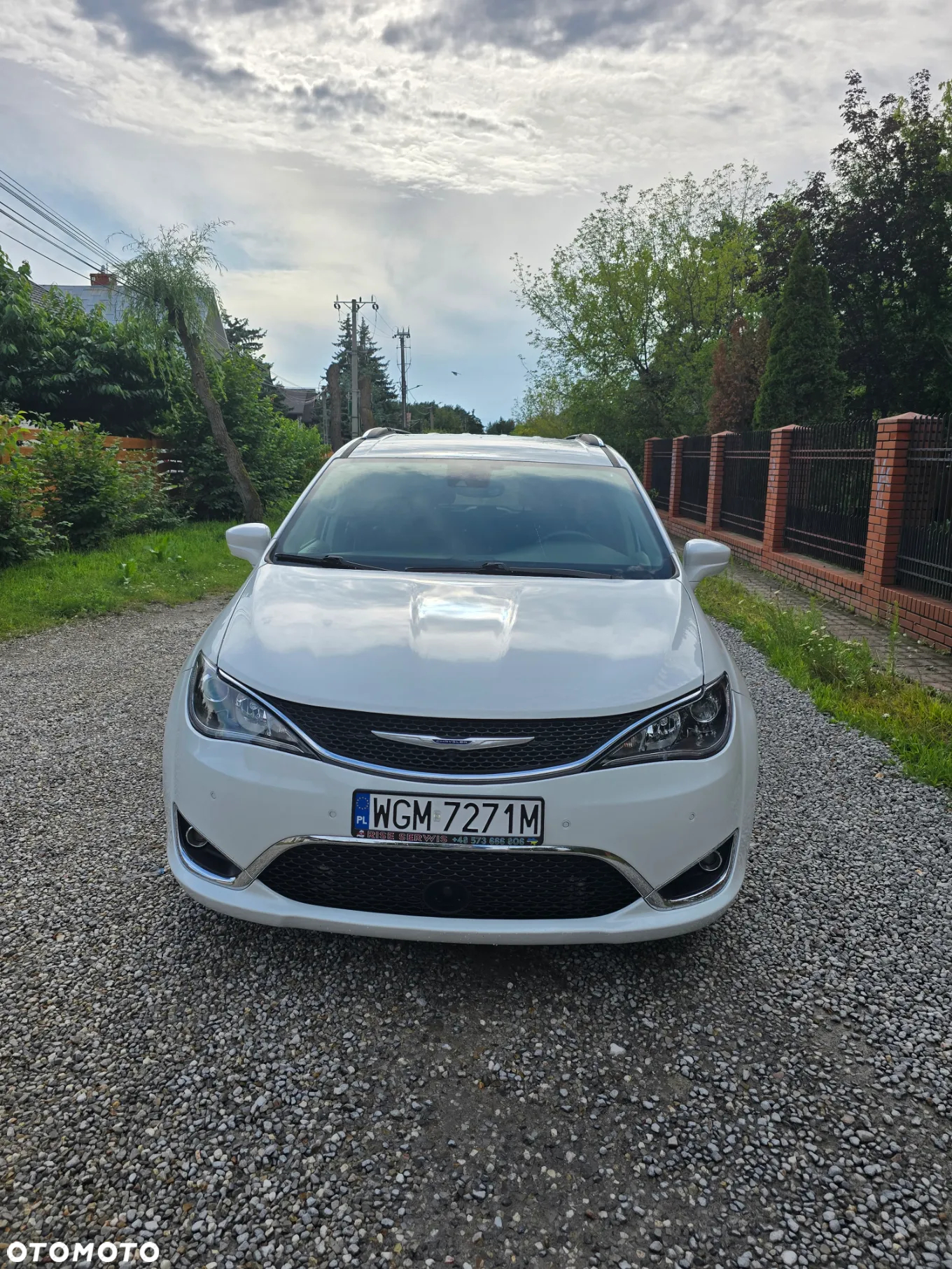 Chrysler Pacifica - 2