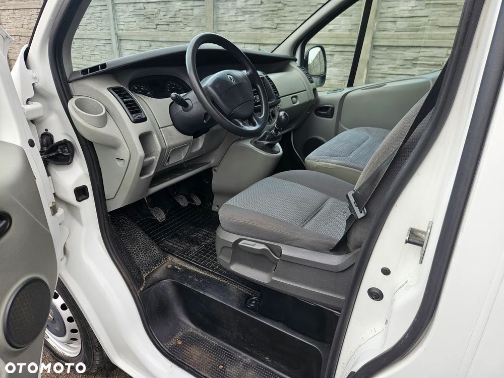 Renault TRAFIC - 9