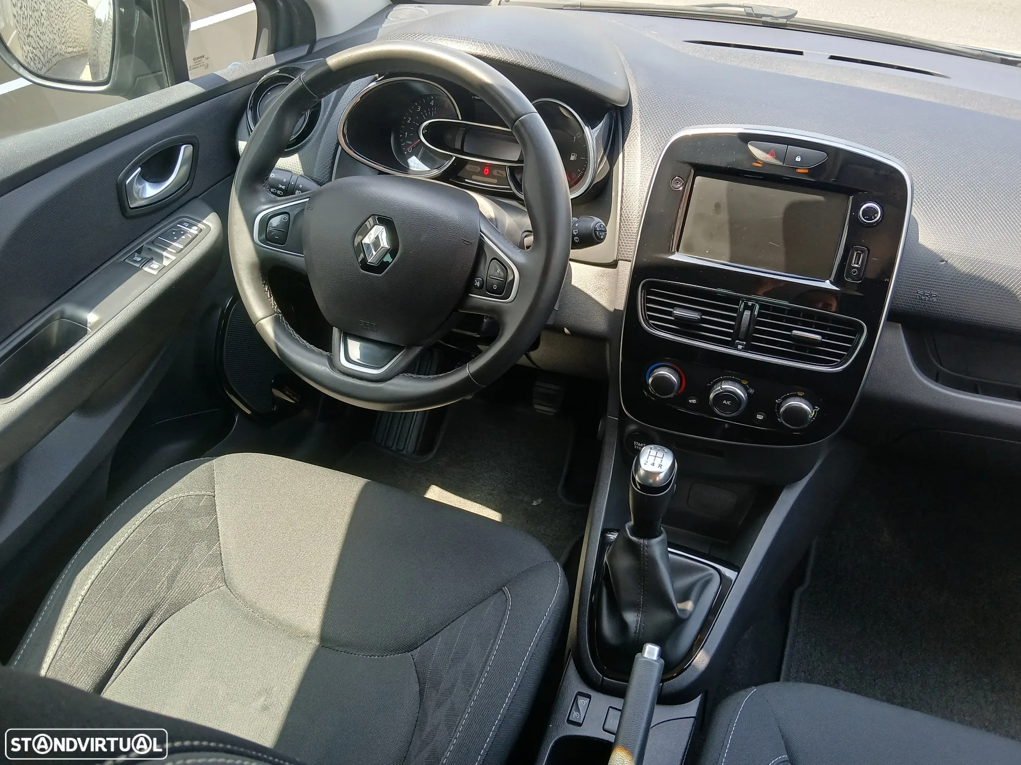 Renault Clio 1.5 dCi Limited - 13
