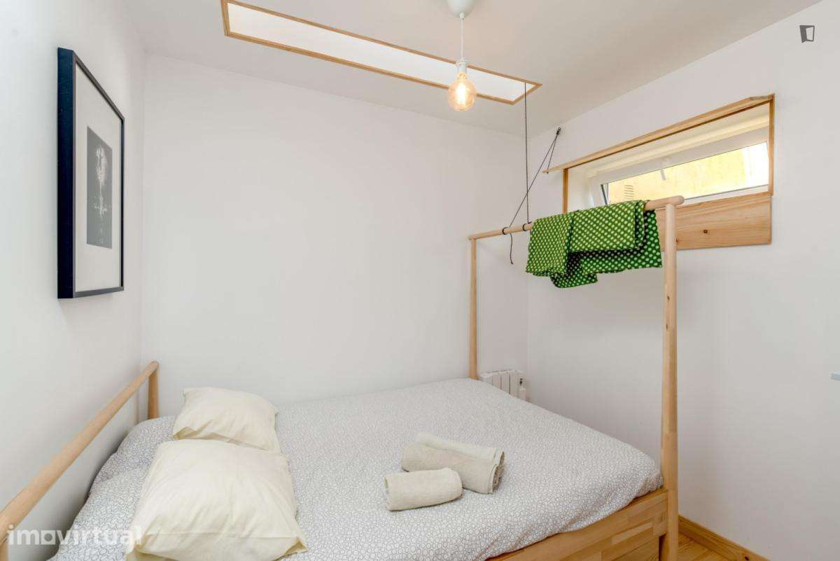 Quarto - localizado em Estrela Lisbon - Grande imagem: 2/12