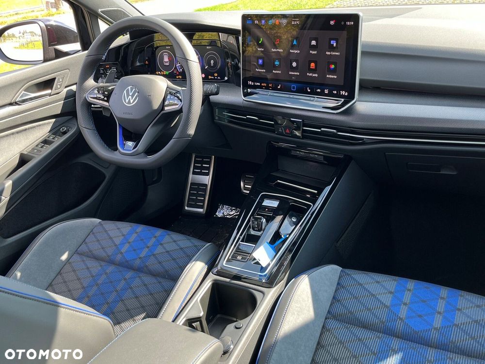 Volkswagen Golf - 11