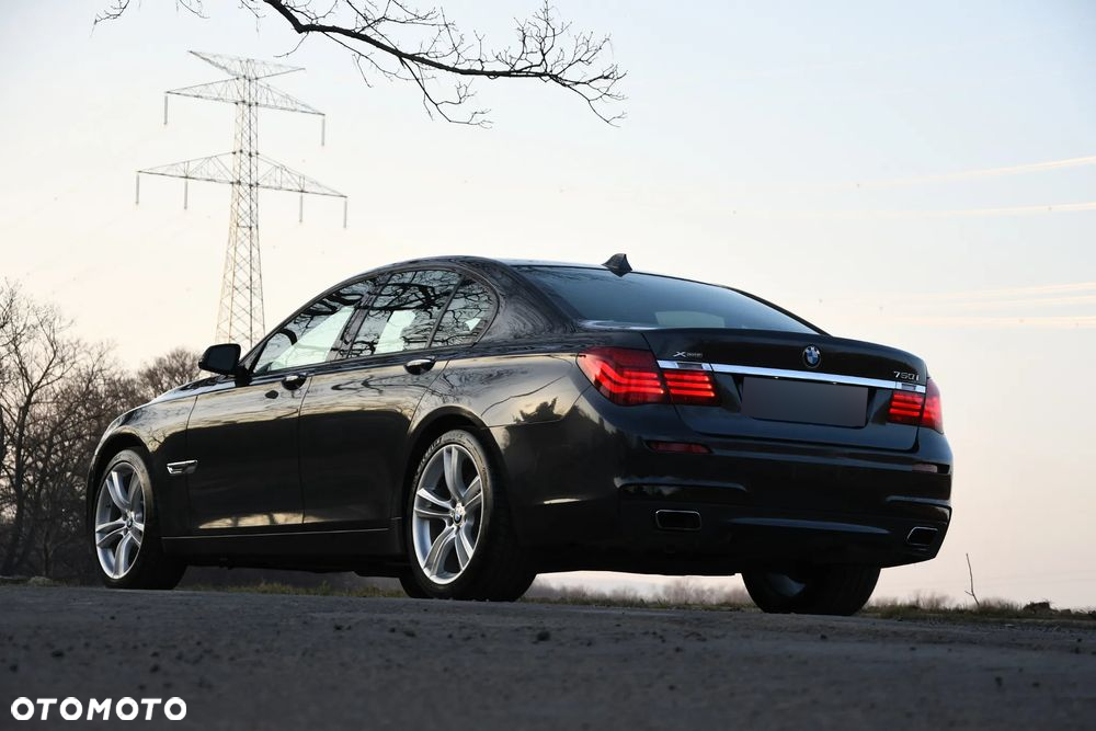 BMW Seria 7 750i xDrive Edition Exclusive - 14