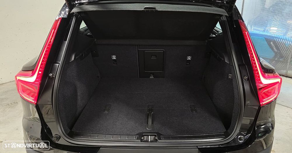 Volvo XC 40 2.0 B3 Essential - 25