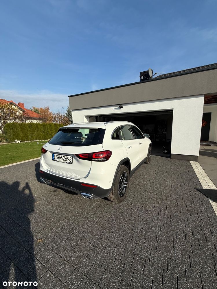 Mercedes-Benz GLA 200 Progressive - 4