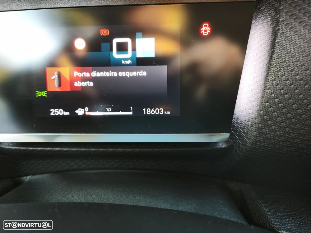 Citroën C4 X PureTech 130 Stop&Start EAT8 SHINE - 4