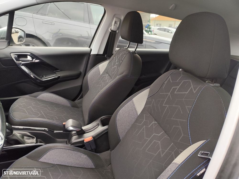 Peugeot 2008 1.5 BlueHDi Active - 13