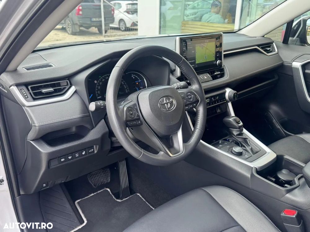 Toyota RAV4 - 11