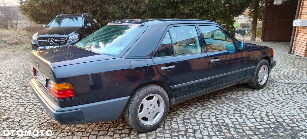 Mercedes-Benz W124 (1984-1993) - 16