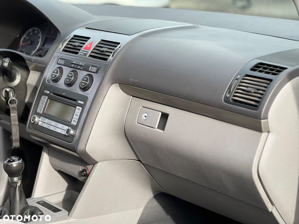 Volkswagen Touran 1.4 TSI Comfortline - 28