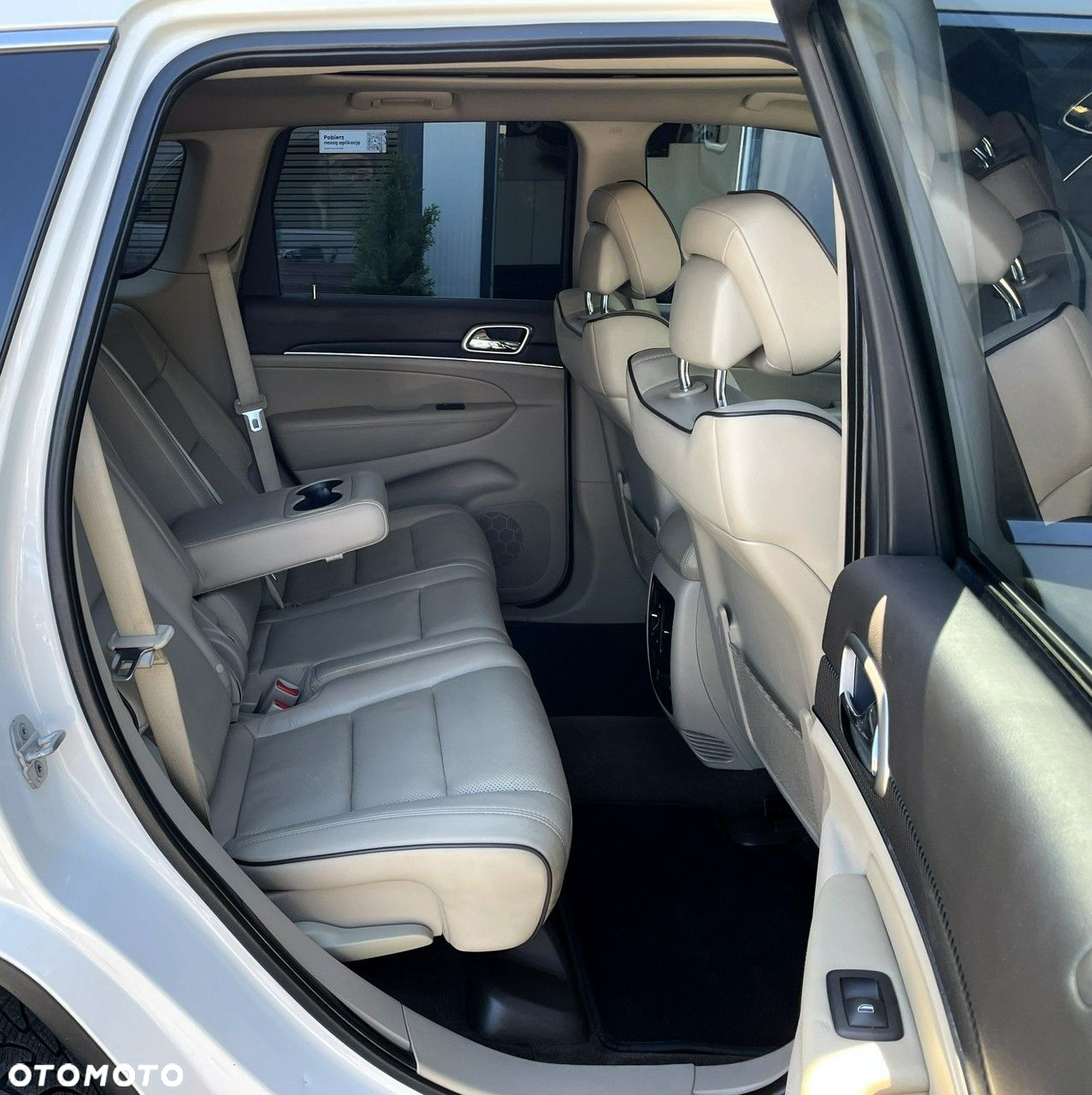 Jeep Grand Cherokee - 30