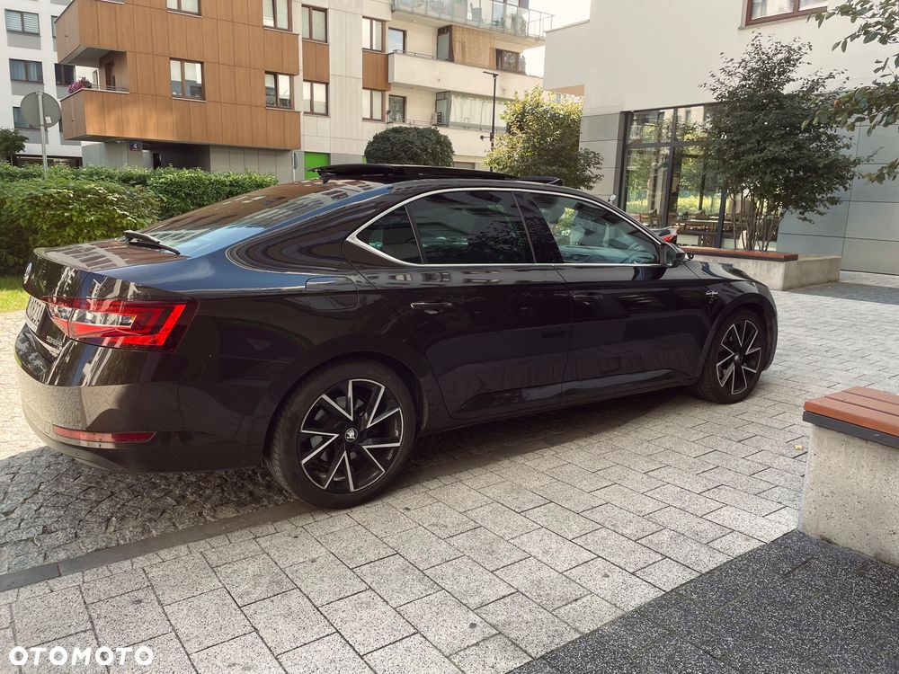 Skoda Superb 2.0 TDI 4x4 L&K DSG - 6