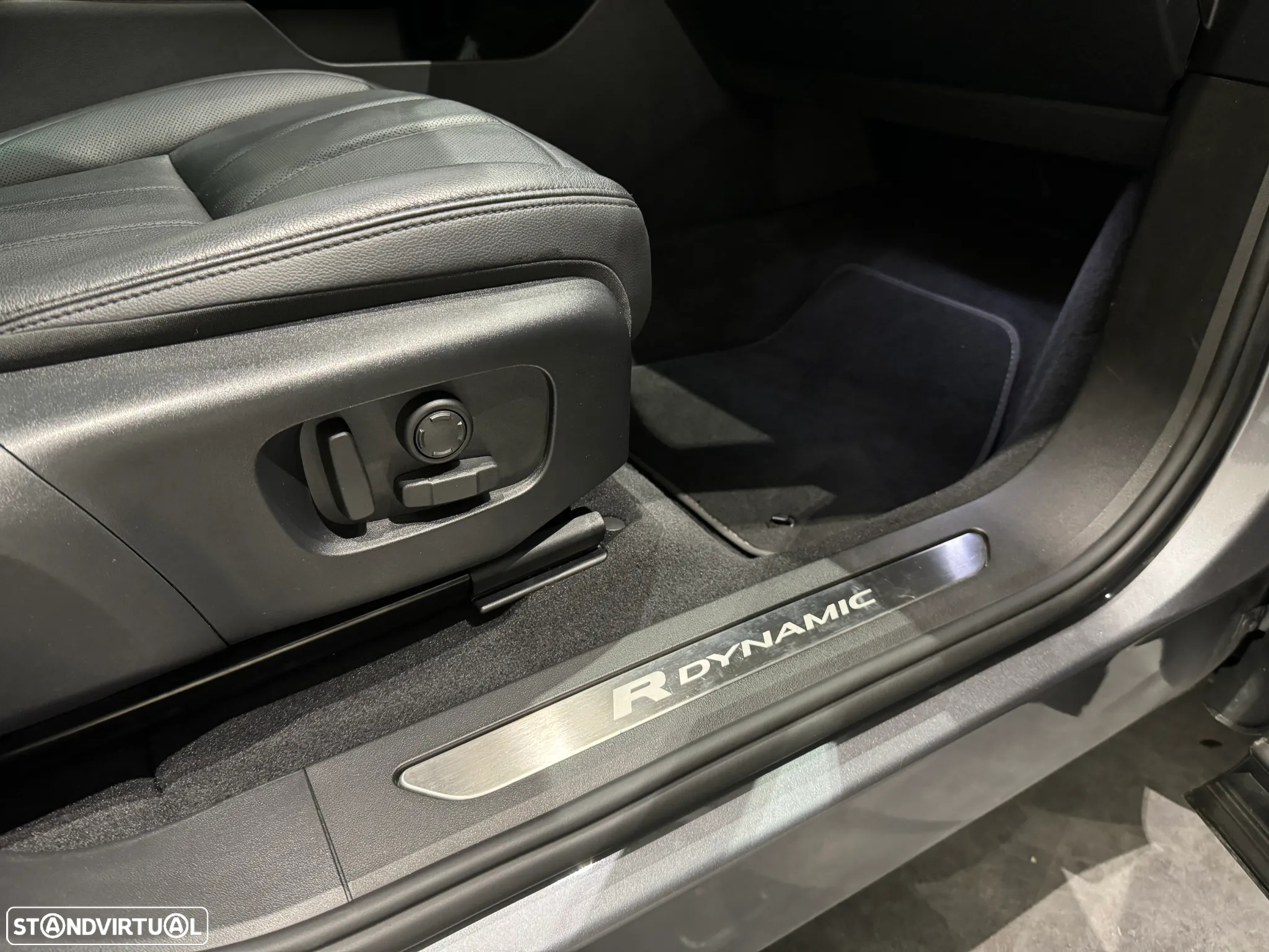 Land Rover Range Rover Evoque 1.5 P300e AWD R-Dynamic S Auto - 8