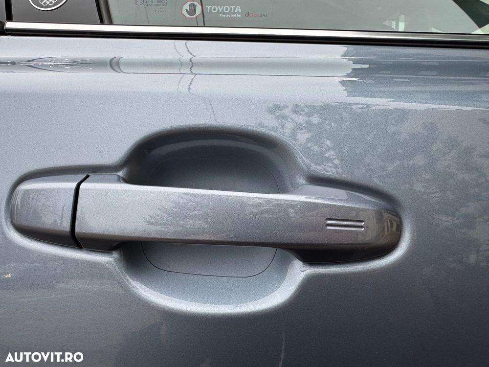 Toyota C-HR 2.0 Hybrid Team Deutschland - 30