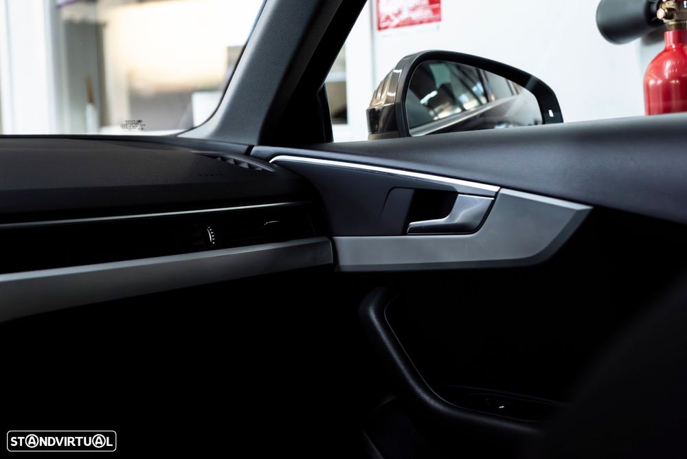 Audi A4 Avant 35 TDI S tronic - 13