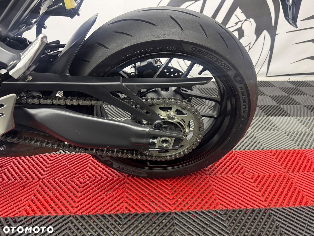 Yamaha MT - 19
