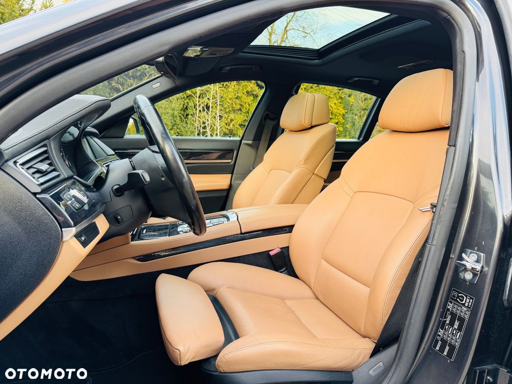 BMW Seria 7 740i - 9
