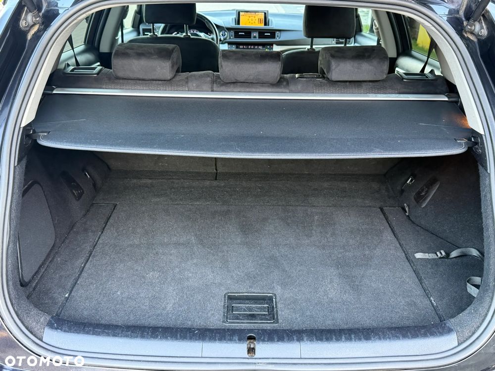 Lexus CT 200h Prestige - 32
