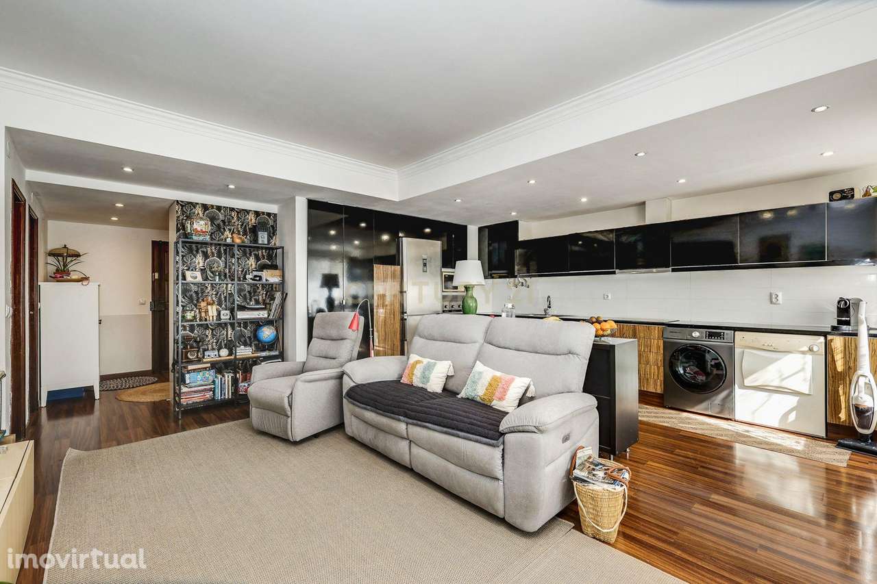 T3 Remodelado c/ Garagem | Monte Abraão - Grande imagem: 2/26