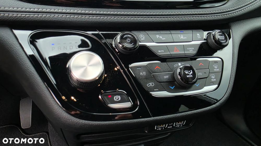 Chrysler Pacifica - 29