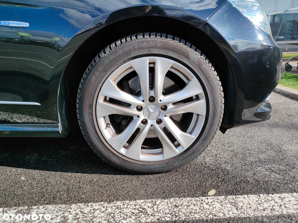 Mercedes-Benz Klasa E 250 CGI BlueEffICIENCY Avantgarde - 13