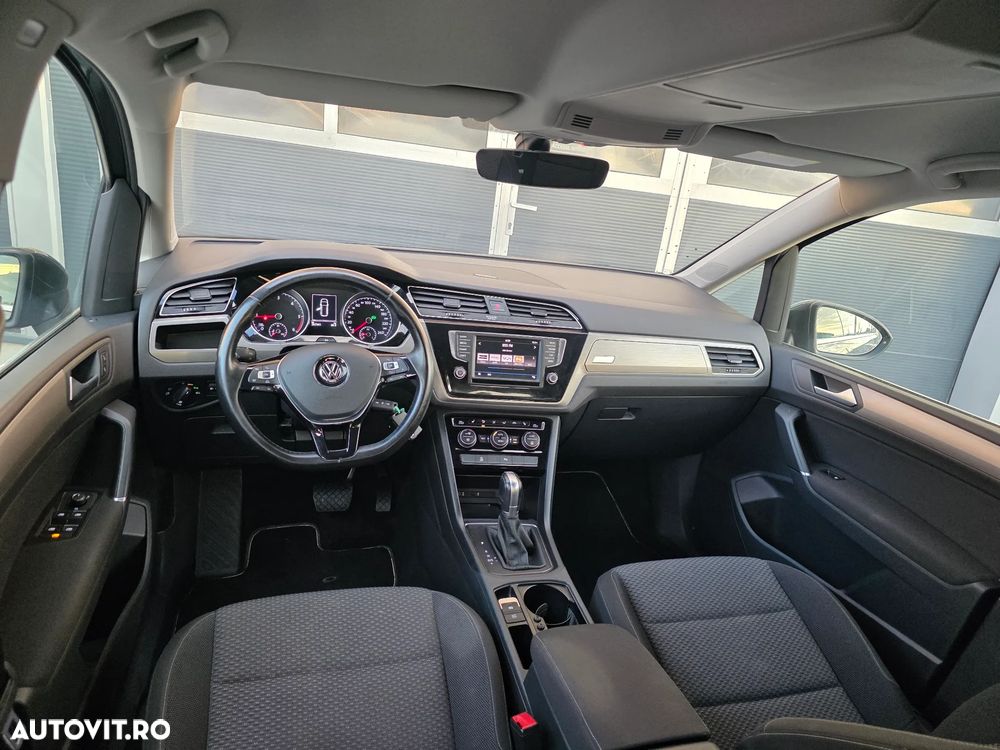 Volkswagen Touran - 8