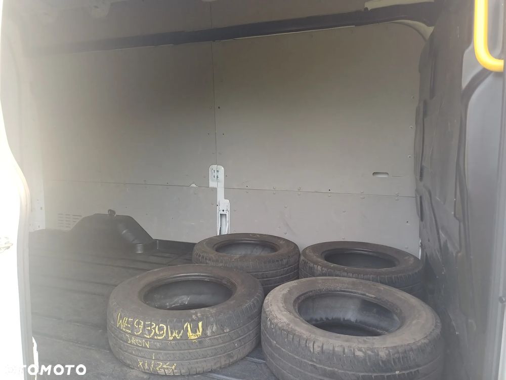 Ford Transit - 12