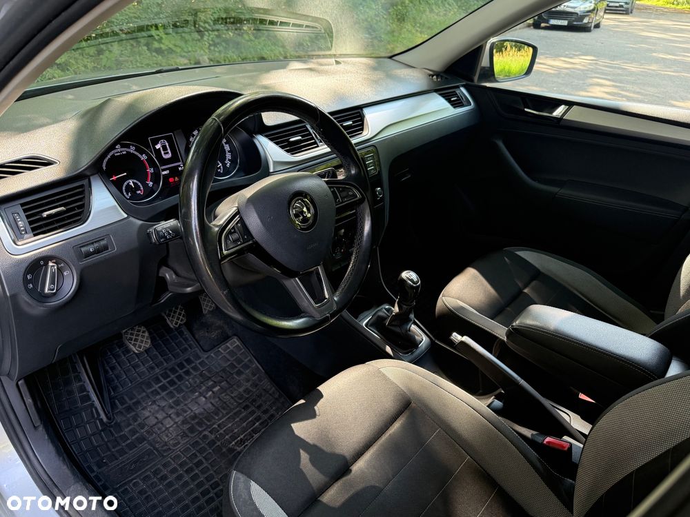 Skoda RAPID 1.0 TSI Ambition - 17