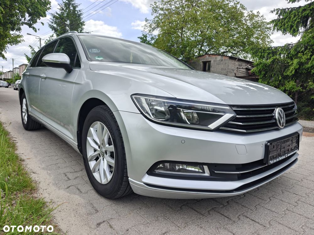 Volkswagen Passat - 1