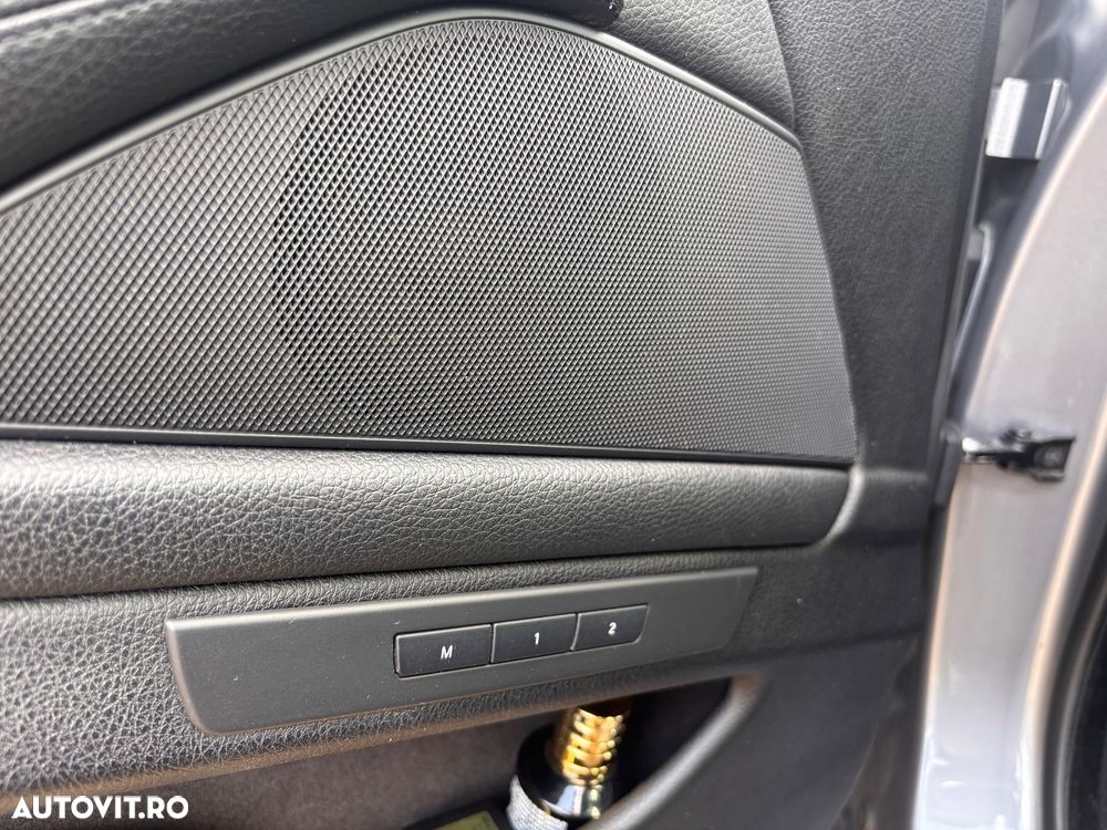 BMW Seria 5 525d xDrive - 11