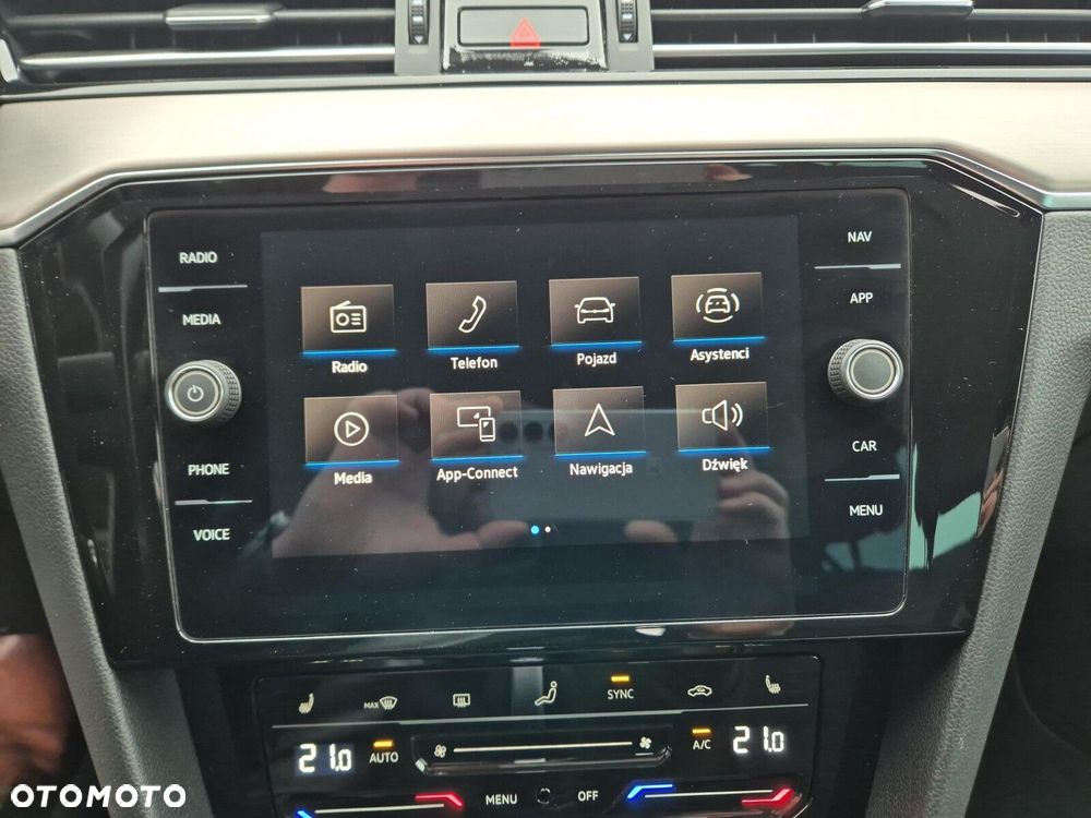 Volkswagen Passat - 25