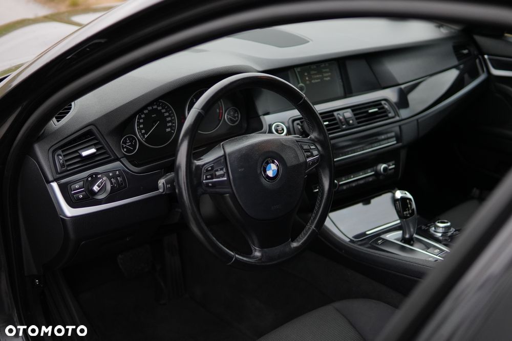BMW Seria 5 520d Touring - 15