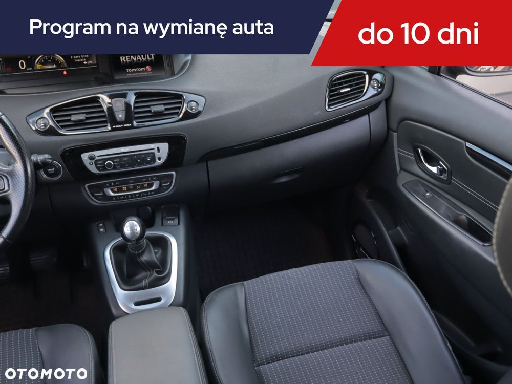Renault Grand Scenic - 10