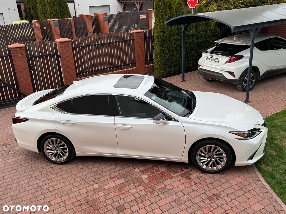 Lexus ES 300h Business Edition + - 10