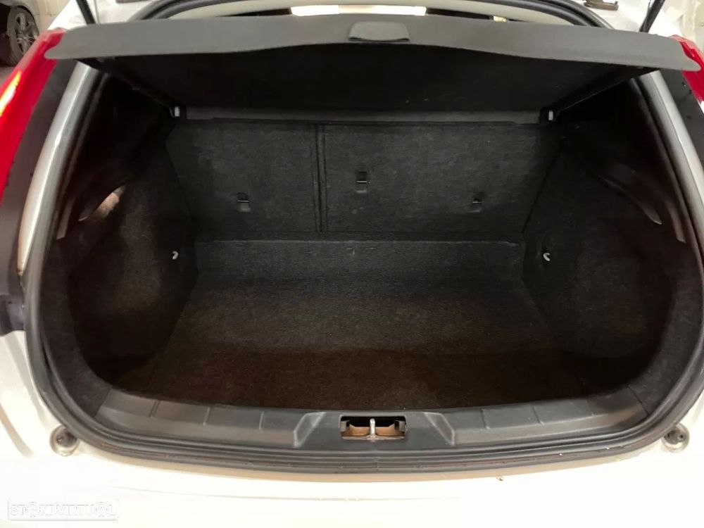 Volvo V40 Cross Country 1.6 D2 Momentum Powershift - 22