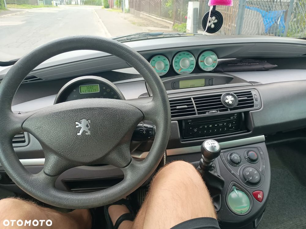 Peugeot 807 HDi 110 Family - 9