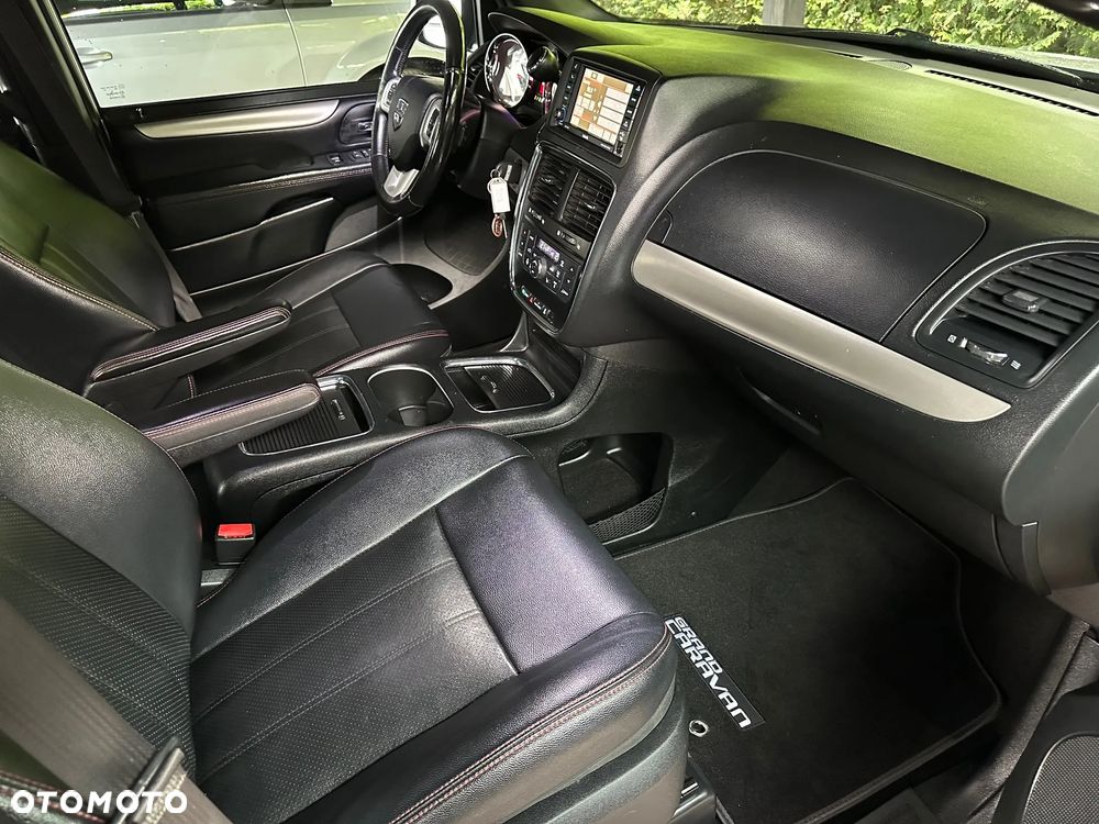 Dodge Grand Caravan 3.6 R/T - 13