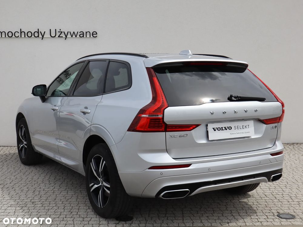 Volvo XC 60 B5 D AWD R-Design - 4