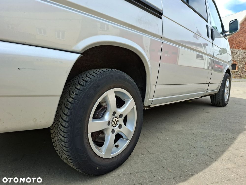 Volkswagen Multivan - 23