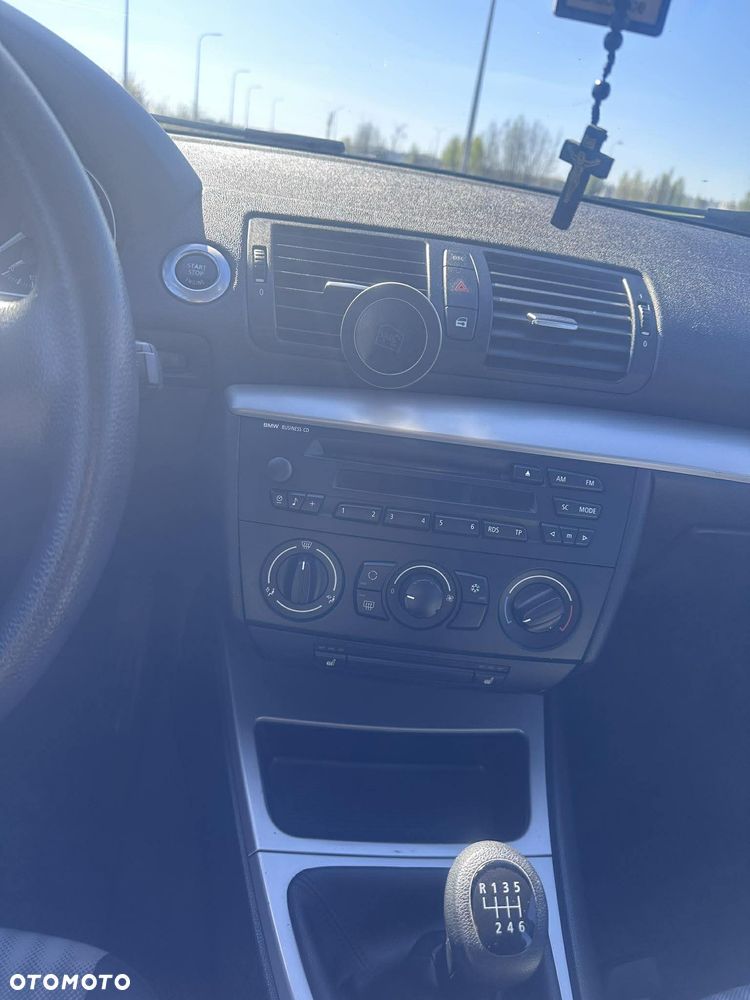 BMW Seria 1 120i - 14