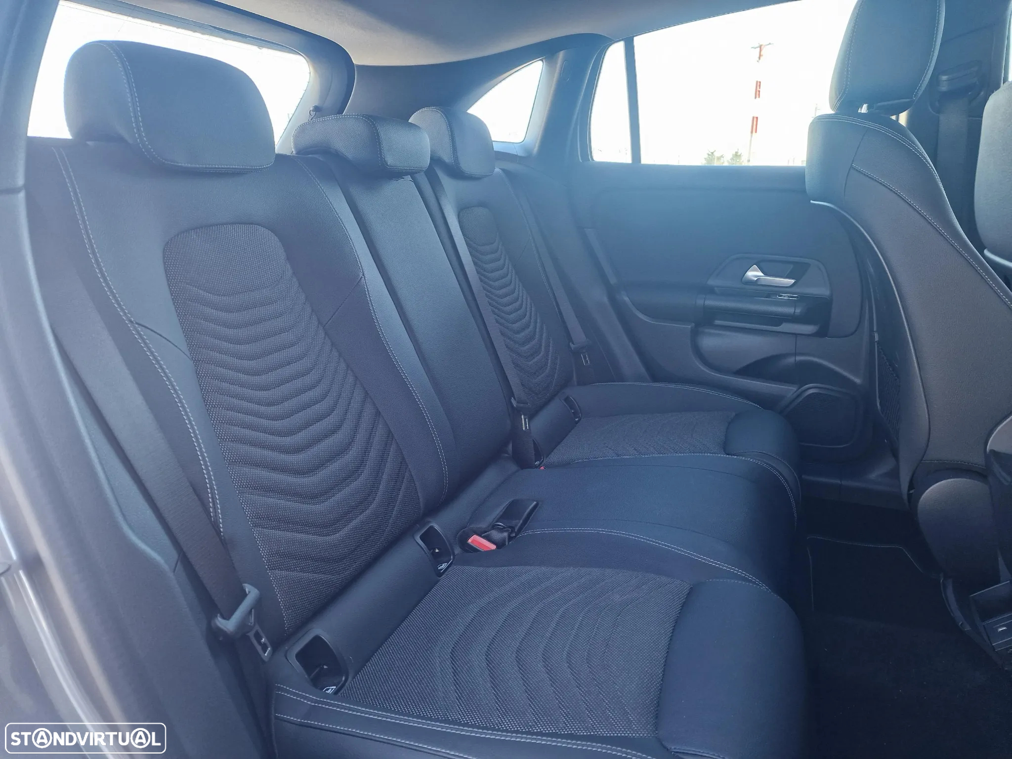 Mercedes-Benz GLA 180 d Style - 15