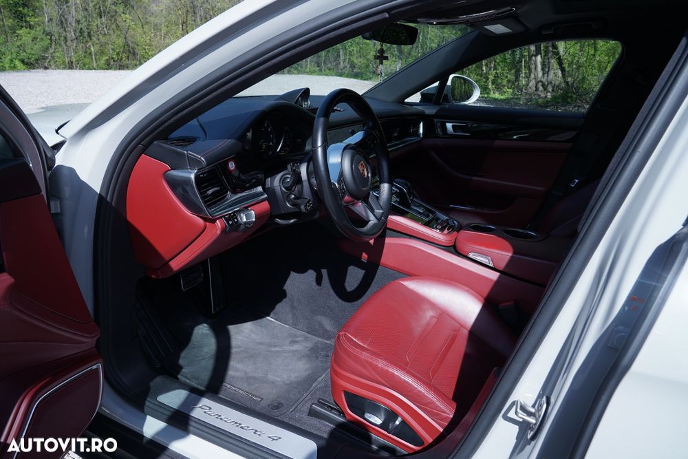 Porsche Panamera 4 E-Hybrid - 13