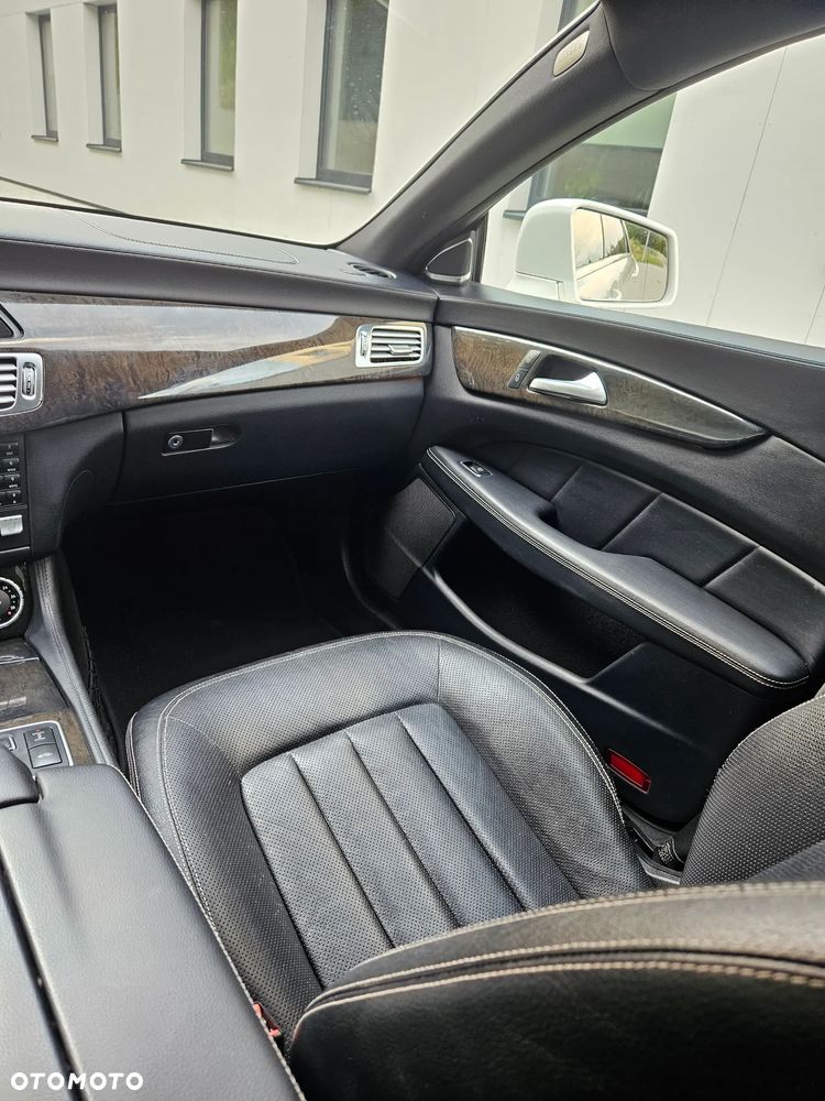 Mercedes-Benz CLS 350 CDI DPF 4Matic BlueEFFICIENCY 7G-TRONIC - 26