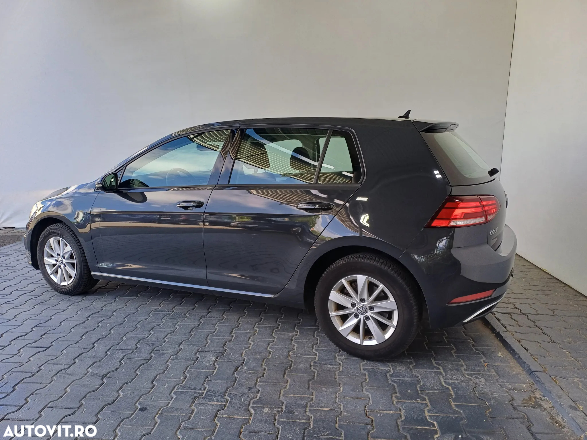 Volkswagen Golf 1.6 TDI Comfortline - 3
