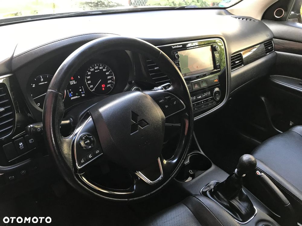Mitsubishi Outlander 2.2 DI-D 4WD Diamant Edition - 21