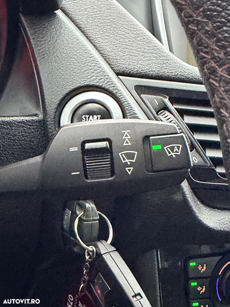 BMW X1 sDrive18d Sport Line - 32