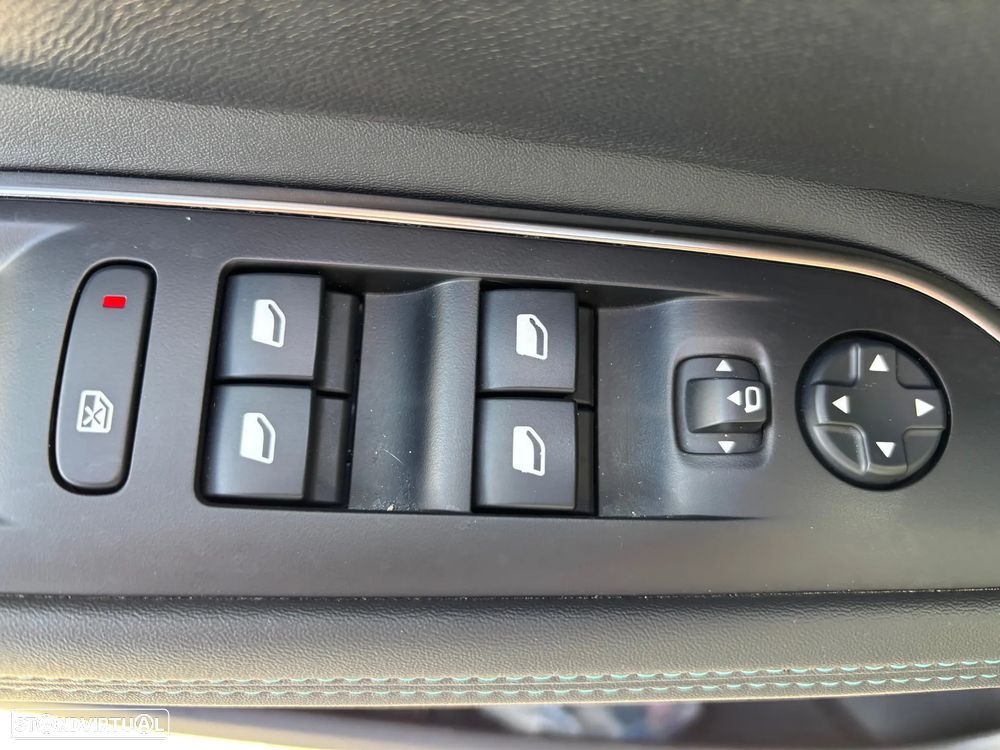 Peugeot 3008 1.6 Hybrid Allure e-EAT8 - 12