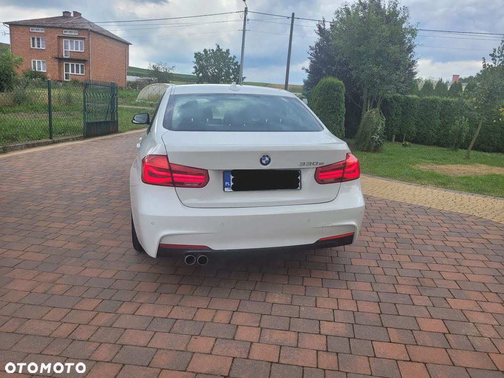 BMW Seria 3 330e iPerformance M Sport - 8