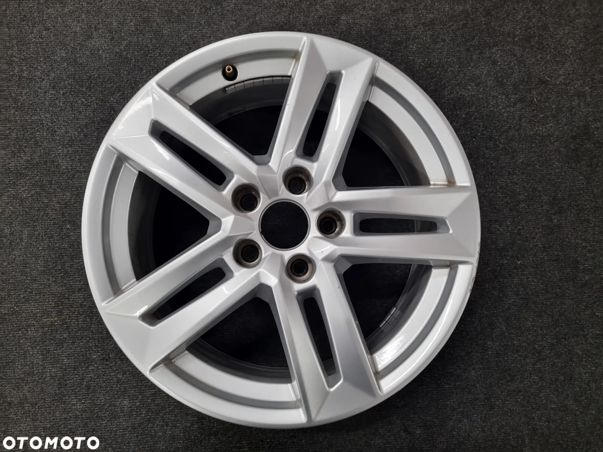 Alufelgi Audi A4 B9 17 cali 5x112  8W0601025P 1szt. - 1