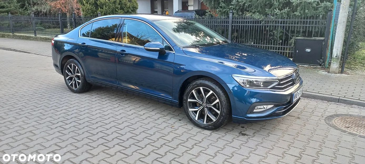 Volkswagen Passat - 1
